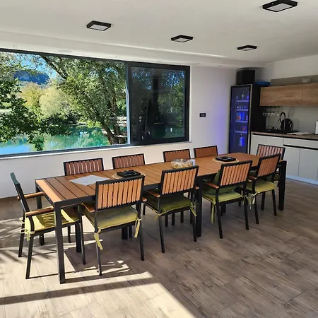 La Luxury וילה *