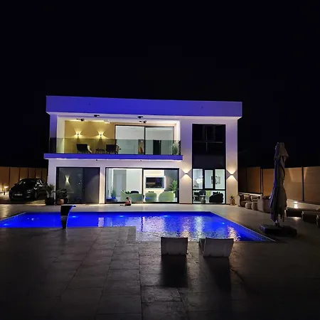Villa La Luxury *